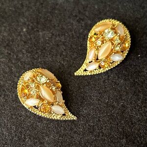 Elegant Gold and Cream Teardrop Earrings